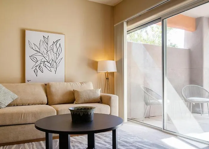 Apartment Landing Modern With Amazing Amenities *