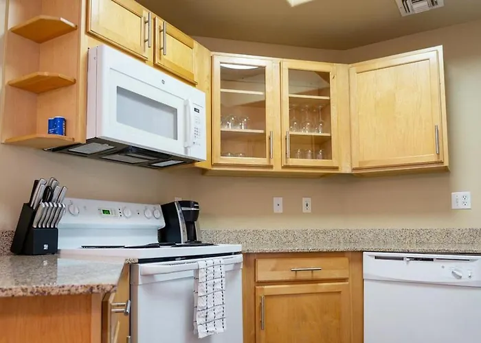 Apartment Landing Modern With Amazing Amenities